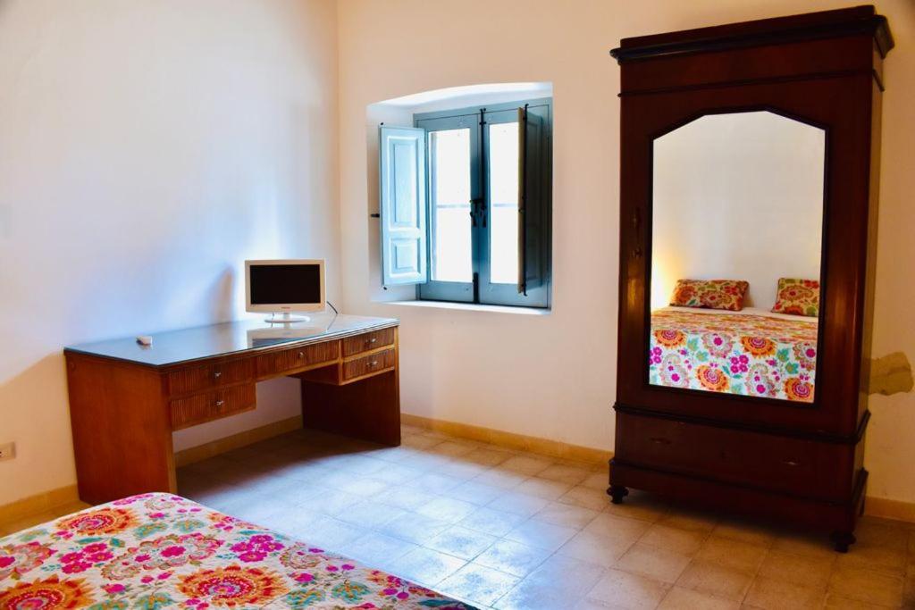 La Casa Del Cancello Di Borgo Carbone ลอกรี ภายนอก รูปภาพ